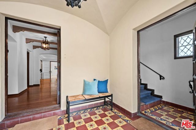 432 Smithwood Drive, Beverly Hills, CA 90212