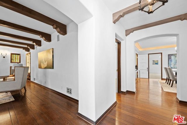 432 Smithwood Drive, Beverly Hills, CA 90212