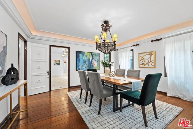 432 Smithwood Drive, Beverly Hills, CA 90212