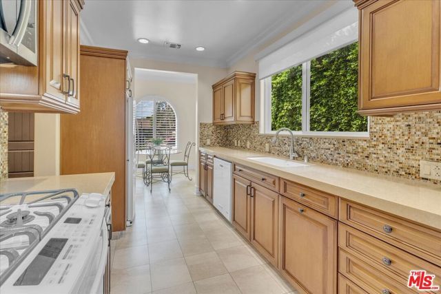 5310 Leghorn Avenue, Sherman Oaks, CA 91401