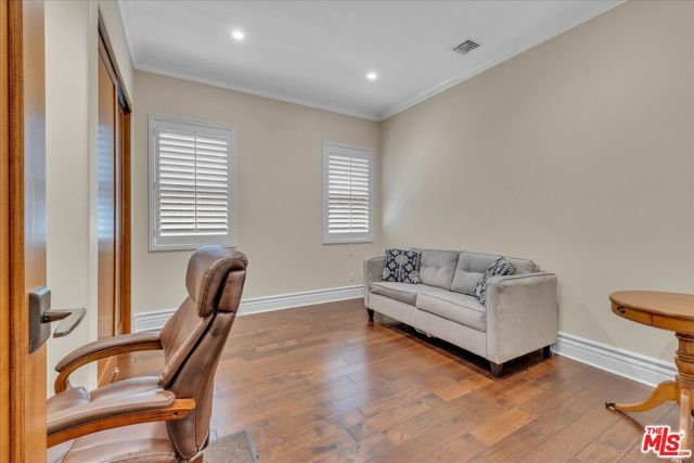 5310 Leghorn Avenue, Sherman Oaks, CA 91401