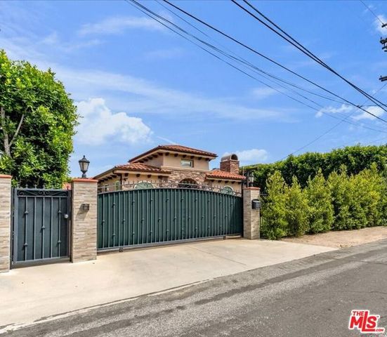 5310 Leghorn Avenue, Sherman Oaks, CA 91401