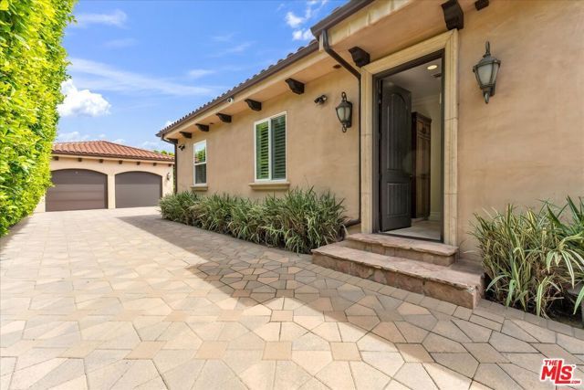 5310 Leghorn Avenue, Sherman Oaks, CA 91401