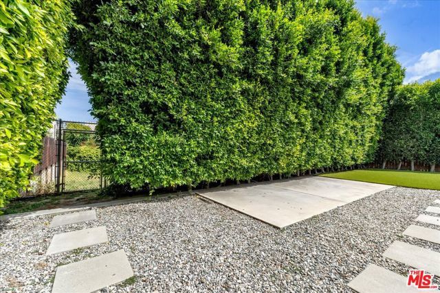 5310 Leghorn Avenue, Sherman Oaks, CA 91401