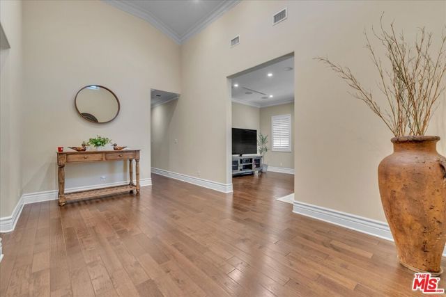 5310 Leghorn Avenue, Sherman Oaks, CA 91401