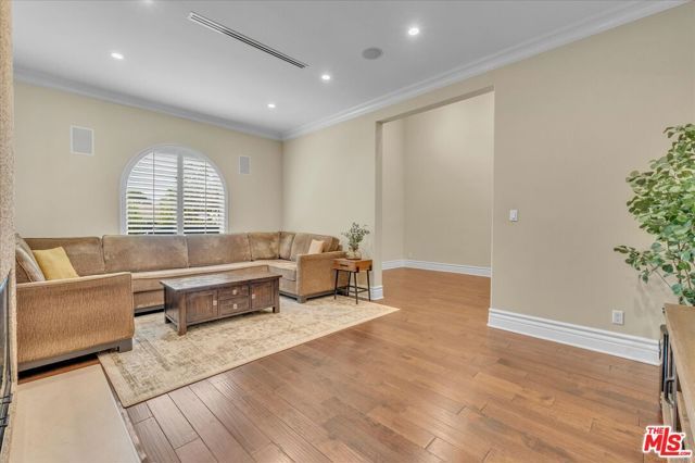 5310 Leghorn Avenue, Sherman Oaks, CA 91401