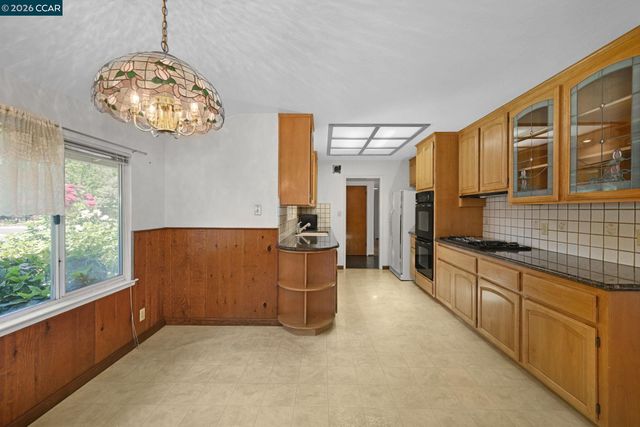 1162 Ridgewood Dr, Concord, CA 94518