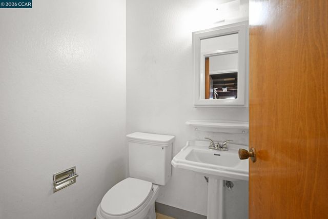 1162 Ridgewood Dr, Concord, CA 94518
