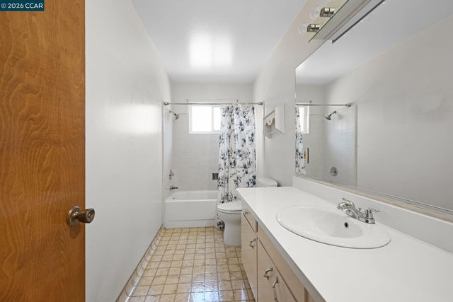 1162 Ridgewood Dr, Concord, CA 94518