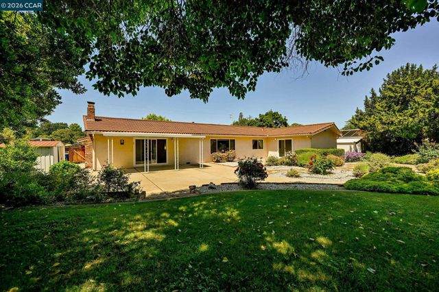 1162 Ridgewood Dr, Concord, CA 94518