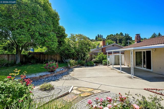 1162 Ridgewood Dr, Concord, CA 94518