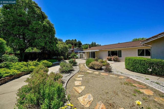 1162 Ridgewood Dr, Concord, CA 94518
