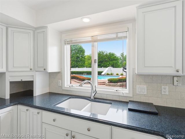 68163 Frampton Drive, Washington, MI 48095
