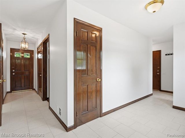 68163 Frampton Drive, Washington, MI 48095