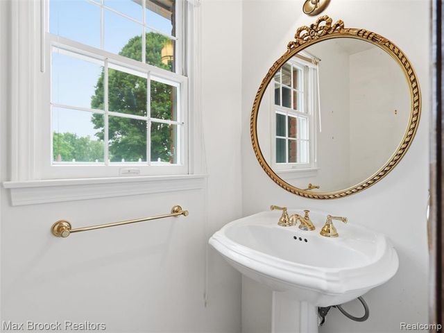 68163 Frampton Drive, Washington, MI 48095