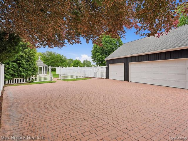 68163 Frampton Drive, Washington, MI 48095