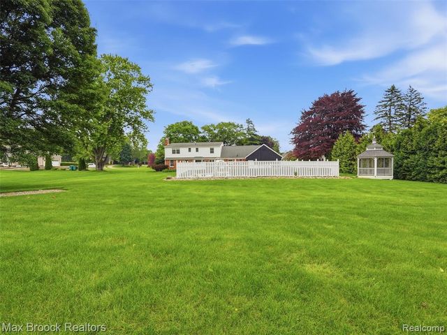 68163 Frampton Drive, Washington, MI 48095