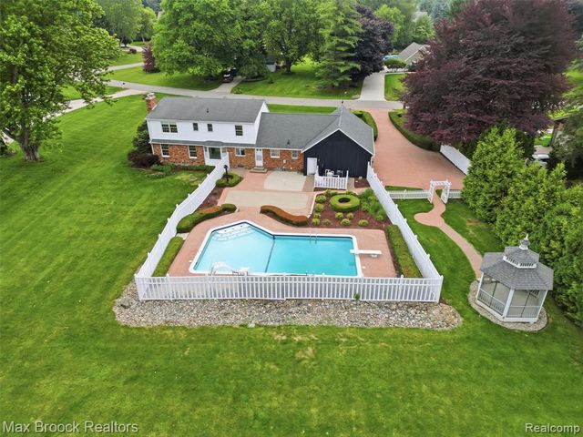 68163 Frampton Drive, Washington, MI 48095