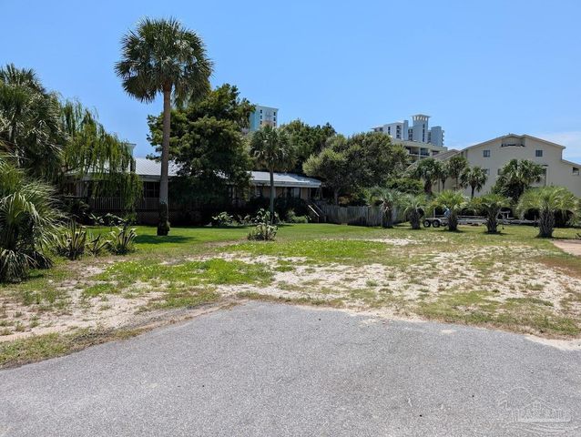 14 Sabine Dr, Pensacola Beach, FL 32561
