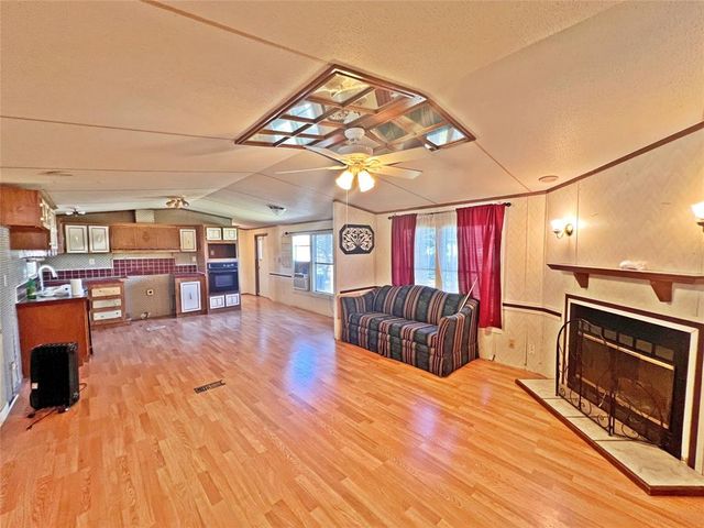 8835 Escondido Street, Alvin, TX 77511