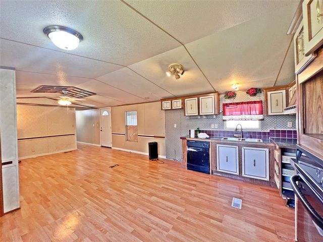 8835 Escondido Street, Alvin, TX 77511