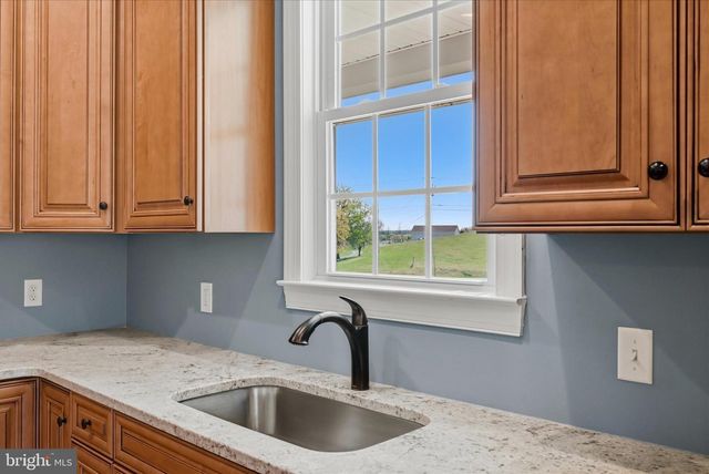 325 DEHAVEN DR, Clear Brook, VA 22624