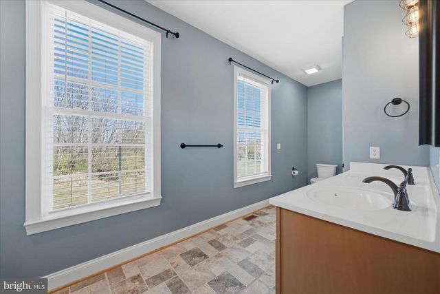 325 DEHAVEN DR, Clear Brook, VA 22624