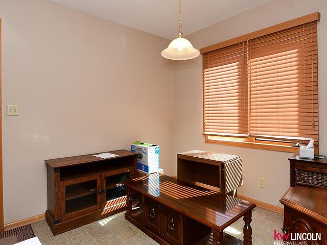 6544 Darlington Court, Lincoln, NE 68510