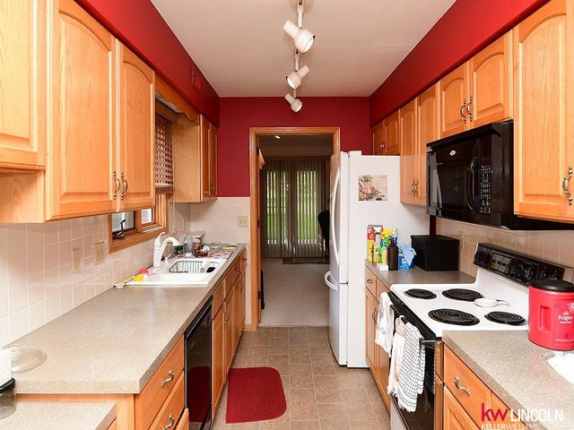 6544 Darlington Court, Lincoln, NE 68510