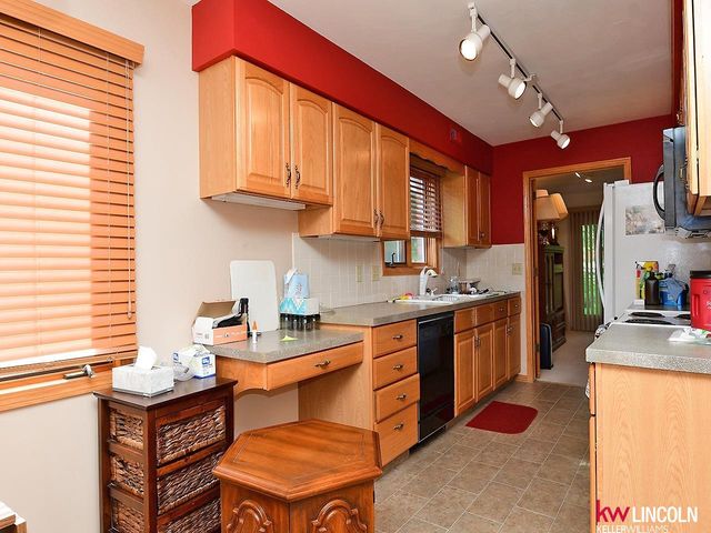 6544 Darlington Court, Lincoln, NE 68510