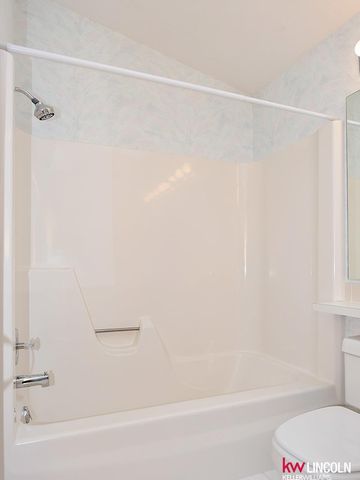 6544 Darlington Court, Lincoln, NE 68510