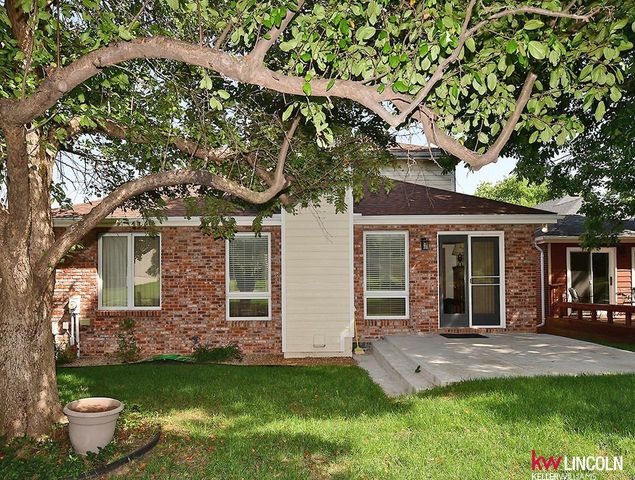 6544 Darlington Court, Lincoln, NE 68510
