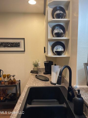 1282 Beach Boulevard, 106, Biloxi, MS 39530