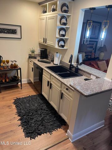 1282 Beach Boulevard, 106, Biloxi, MS 39530