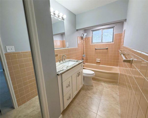 500 140TH AVENUE E, Madeira Beach, FL 33708