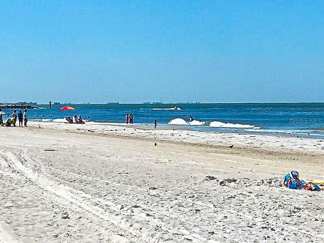 500 140TH AVENUE E, Madeira Beach, FL 33708