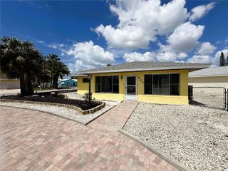 500 140TH AVENUE E, Madeira Beach, FL 33708