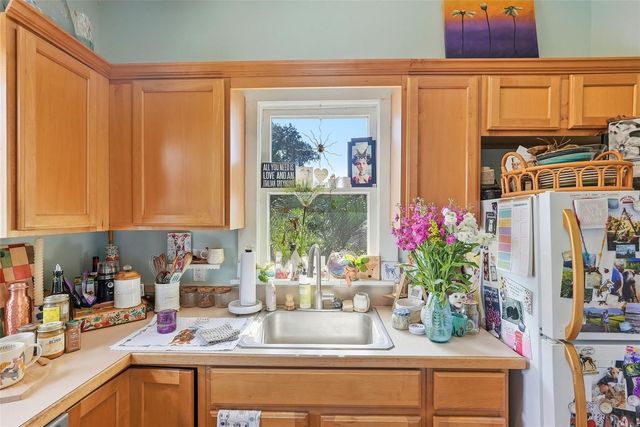 855 28TH AVENUE N, St Petersburg, FL 33704