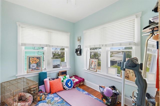 855 28TH AVENUE N, St Petersburg, FL 33704