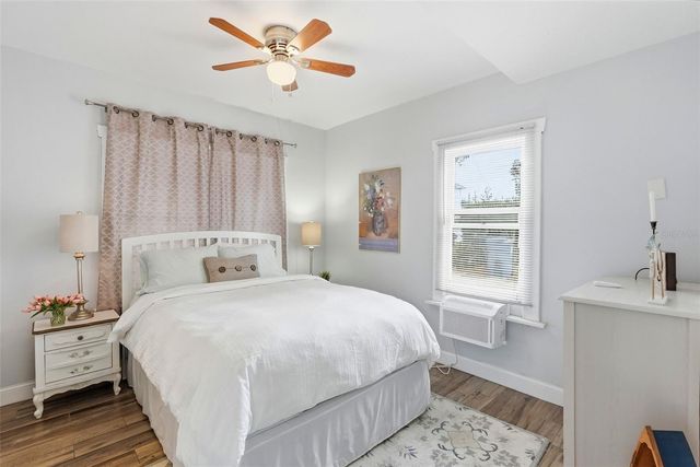 855 28TH AVENUE N, St Petersburg, FL 33704