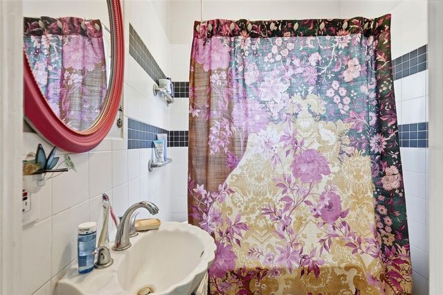 855 28TH AVENUE N, St Petersburg, FL 33704