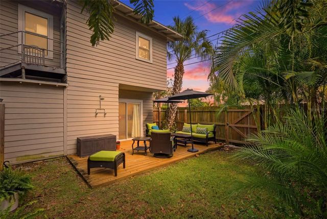 855 28TH AVENUE N, St Petersburg, FL 33704