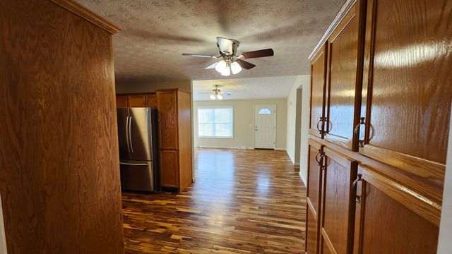 100 Henry Drive, Berea, KY 40403