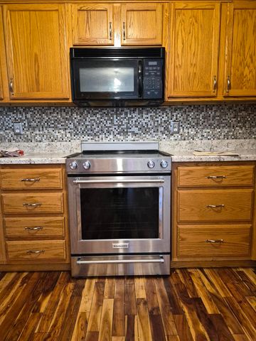 100 Henry Drive, Berea, KY 40403