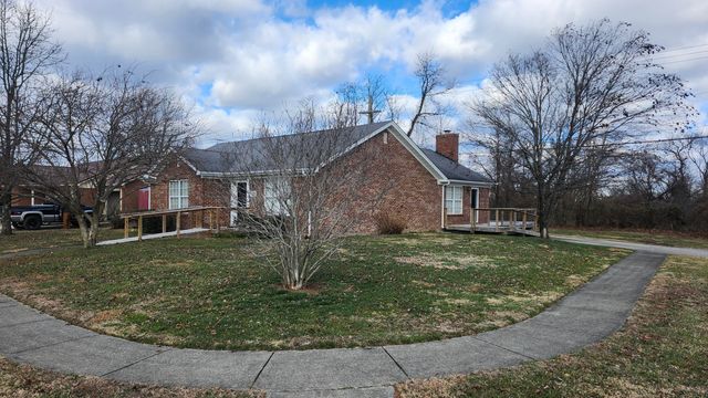 100 Henry Drive, Berea, KY 40403