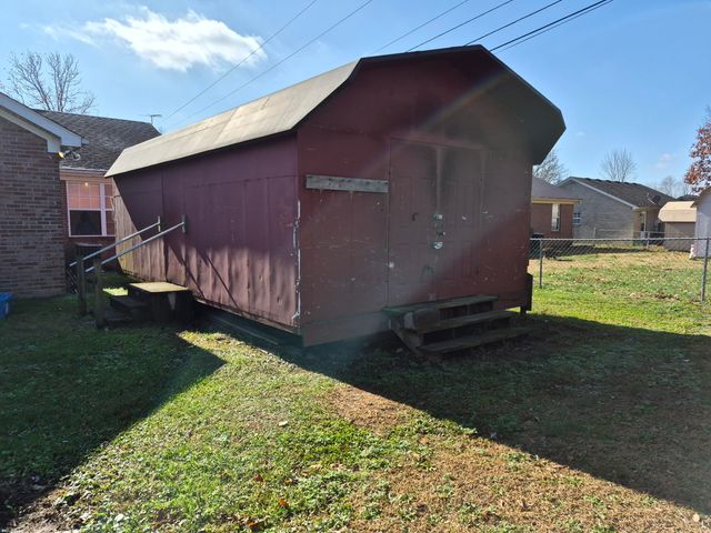 100 Henry Drive, Berea, KY 40403