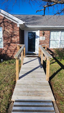 100 Henry Drive, Berea, KY 40403