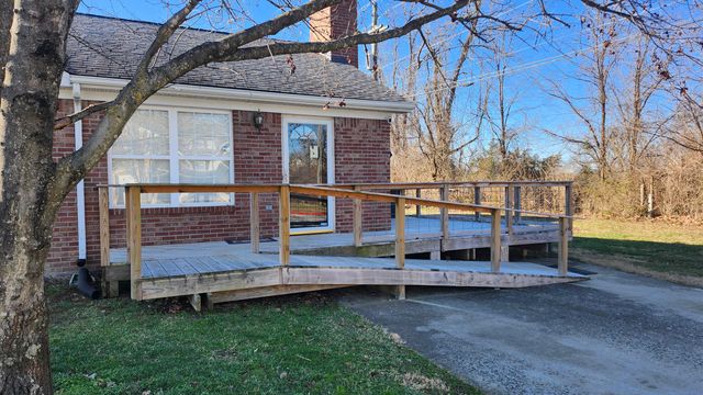 100 Henry Drive, Berea, KY 40403