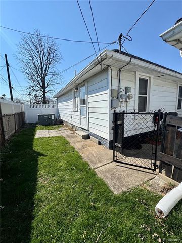 1507 Pagel Avenue, Lincoln Park, MI 48146