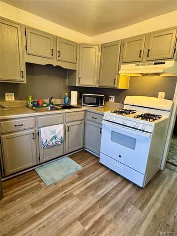 1507 Pagel Avenue, Lincoln Park, MI 48146